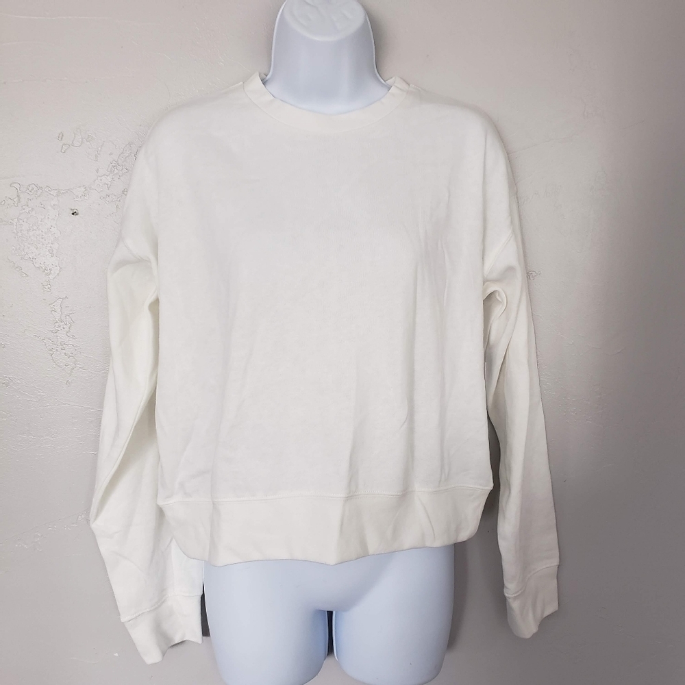 Abound NWT Women's Medium White Long Sleeve Pullover Sweatshirt Solid Basic Top